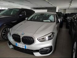 Grigio Usata 2020 BMW 118 Advantage Due volumi | 26.000 € (Buon prezzo)