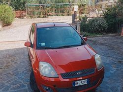 Rosso Usata 2008 Ford Fiesta Due volumi | 3500 € (Cara)
