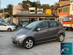 Grigio Usata 2010 Mercedes A160 Tre volumi | 4800 € (Molto cara)