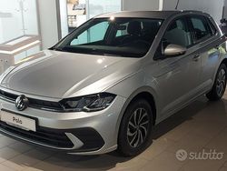 Grigio Usata 2023 VW Polo Tre volumi | 16.800 € (Buon prezzo)