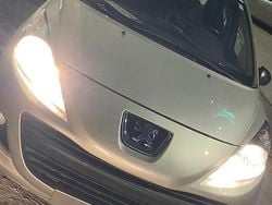 Usata 2006 Peugeot 207 Tre volumi | 2000 € (Ottimo prezzo)