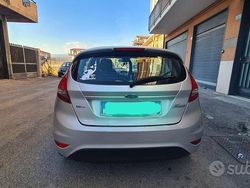 Grigio Usata 2012 Ford Fiesta Titanium Due volumi | 4500 € (Buon prezzo)