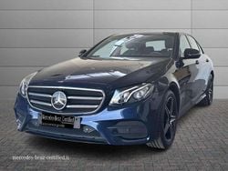 Blu scuro metallizzato Usata 2021 Mercedes E300 Premium Plus Tre volumi | 32.400 €