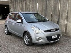 Grigio Usata 2011 Hyundai i20 Comfort Tre volumi | 1950 € (Super prezzo)