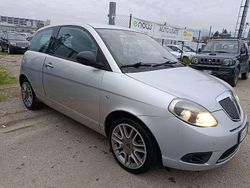 Grigio Usata 2011 Lancia Ypsilon Platinum Due volumi | 4990 € (Buon prezzo)