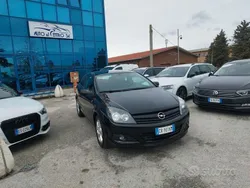 Nero Usata 2005 Opel Astra GTC Coupé | 3900 € (Molto cara)
