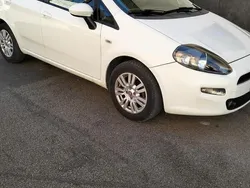 Usata 2014 Fiat Punto Lounge Due volumi | 6800 € (Cara)