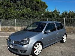 Grigio Usata 2003 Renault Clio II Tre volumi | 10.990 € (Buon prezzo)