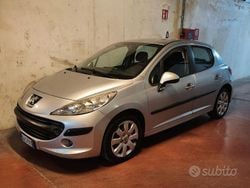 Grigio Usata 2006 Peugeot 207 Tre volumi | 2200 € (Buon prezzo)