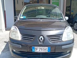 Nero Usata 2006 Renault Modus Dynamique Monovolume | 1990 € (Buon prezzo)