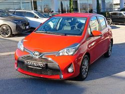 Rosso pastello Usata 2016 Toyota Yaris Active Tre volumi | 10.500 € (Buon prezzo)