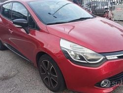 Rosso Usata 2013 Renault Clio IV Tre volumi | 6490 € (Buon prezzo)