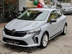 Grigio Usata 2025 Renault Clio V Evolution Tre volumi | 14.800 € (Ottimo prezzo)