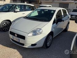 Bianco Usata 2011 Fiat Grande Punto Due volumi | 3499 € (Buon prezzo)