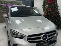 Grigio Usata 2022 Mercedes B180 Business Monovolume | 25.900 € (Buon prezzo)