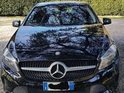 Nero Usata 2015 Mercedes A180 Tre volumi | 11.300 € (Buon prezzo)