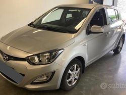 Grigio Usata 2013 Hyundai i20 Tre volumi | 5499 € (Buon prezzo)