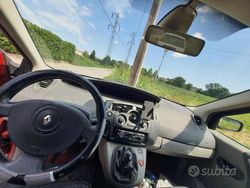 Rosso Usata 2005 Renault Scénic II Monovolume | 400 €