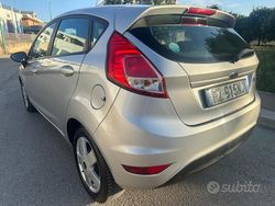 Grigio Usata 2015 Ford Fiesta Due volumi | 4950 € (Buon prezzo)