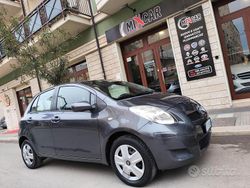 Grigio Usata 2009 Toyota Yaris Tre volumi | 4990 € (Cara)
