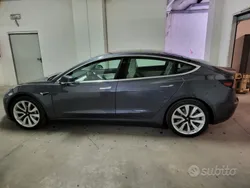 Grigio Usata 2019 Tesla Model 3 Long Range Tre volumi | 26.900 € (Cara)