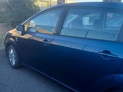 Blu Usata 2005 Toyota Corolla Tre volumi | 2000 € (Buon prezzo)