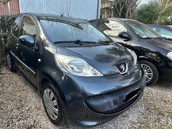Grigio Usata 2007 Peugeot 107 Due volumi | 3250 € (Buon prezzo)