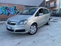 Beige Usata 2006 Opel Zafira Monovolume | 1399 € (Ottimo prezzo)
