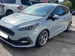 Grigio Usata 2019 Ford Fiesta ST Due volumi | 16.500 € (Buon prezzo)