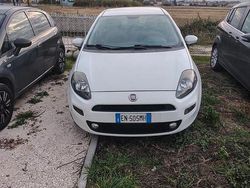 Bianco Usata 2012 Fiat Punto Lounge Tre volumi | 4400 € (Buon prezzo)