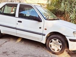 Bianco Usata 2002 Peugeot 106 Due volumi | 900 € (Buon prezzo)