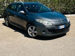 Grigio Usata 2009 Renault Mégane GrandTour Station wagon | 2400 € (Buon prezzo)