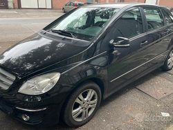 Nero Usata 2010 Mercedes B180 Executive Monovolume | 3300 €