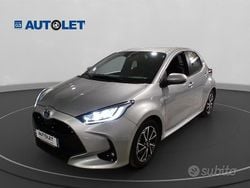 Grigio Usata 2022 Toyota Yaris Hybrid Trend Tre volumi | 18.500 € (Buon prezzo)