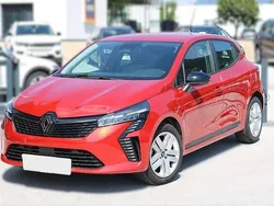 Rosso Nuova 2025 Renault Clio V Tre volumi | 14.950 € (Super prezzo)