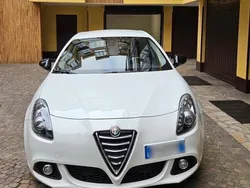 Usata 2015 Alfa Romeo Giulietta Distinctive Due volumi | 12.300 € (Cara)