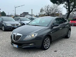 Grigio Usata 2009 Lancia Delta Tre volumi | 2950 € (Buon prezzo)
