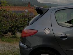 Grigio Usata 2008 Peugeot 206 Tre volumi | 2500 € (Buon prezzo)