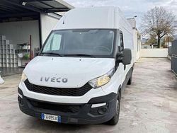 Bianco Usata 2015 Iveco Daily Furgone | 10.999 €