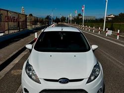 Bianco Usata 2010 Ford Fiesta Titanium Due volumi | 3099 € (Ottimo prezzo)