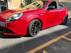 Rosso Usata 2018 Alfa Romeo Giulietta Due volumi | 12.500 € (Buon prezzo)