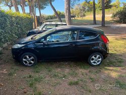 Usata 2011 Ford Fiesta Tre volumi | 3500 € (Super prezzo)