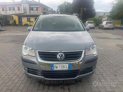 Grigio Usata 2009 VW Touran Trendline Monovolume | 5900 € (Buon prezzo)