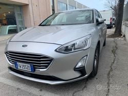 Grigio Usata 2019 Ford Focus Tre volumi | 12.000 €