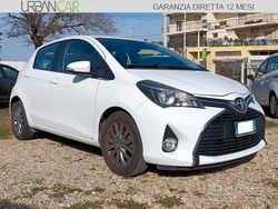 Bianco Usata 2016 Toyota Yaris Tre volumi | 9300 € (Buon prezzo)