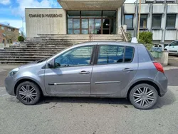 Grigio Usata 2011 Renault Clio III Tre volumi | 2500 € (Buon prezzo)