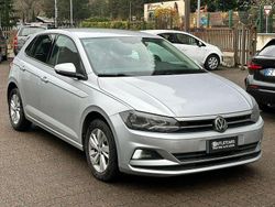 Argento riflesso met. Usata 2018 VW Polo Comfortline Tre volumi | 11.490 € (Buon prezzo)