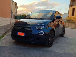 Blu/azzurro Usata 2021 Fiat 500e Tre volumi | 14.600 € (Buon prezzo)