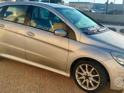 Grigio Usata 2007 Mercedes B180 Monovolume | 2400 € (Buon prezzo)