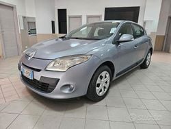 Blu Usata 2009 Renault Mégane Tre volumi | 3490 € (Buon prezzo)